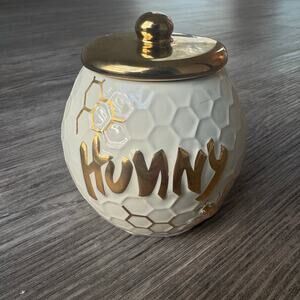 WDW Disney Parks Winnie The Pooh Hunny Pot Yummy Honey Scent Candle  10oz 2022